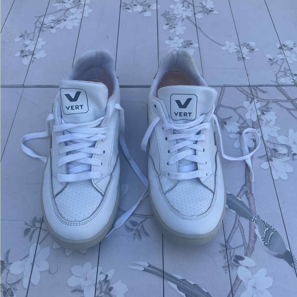 Vert Women's White Sneakers